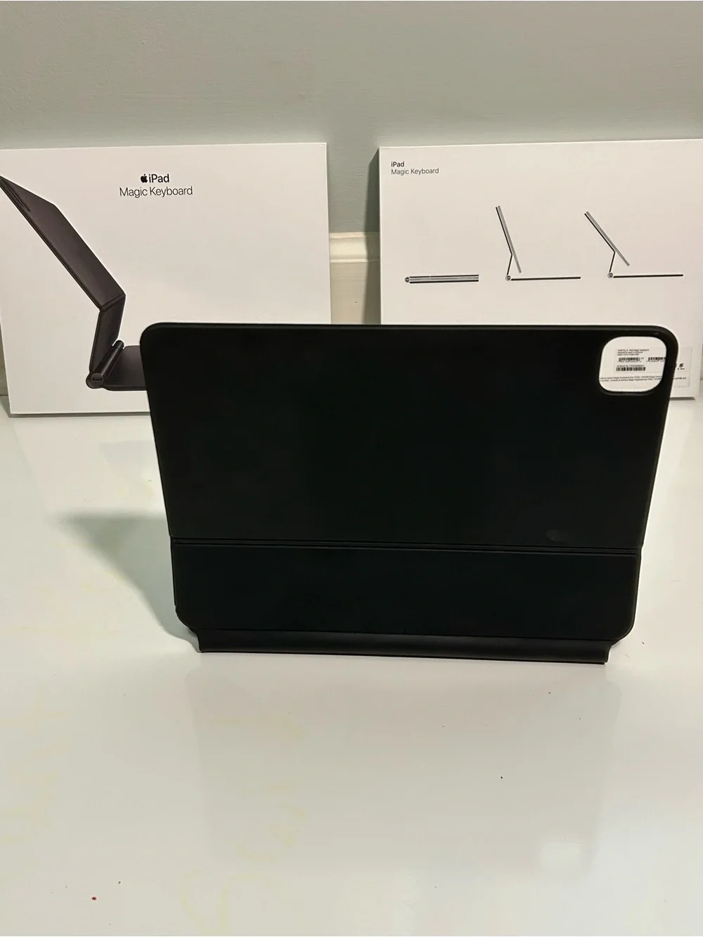 Apple Magic Keyboard Folio with Trackpad - Black